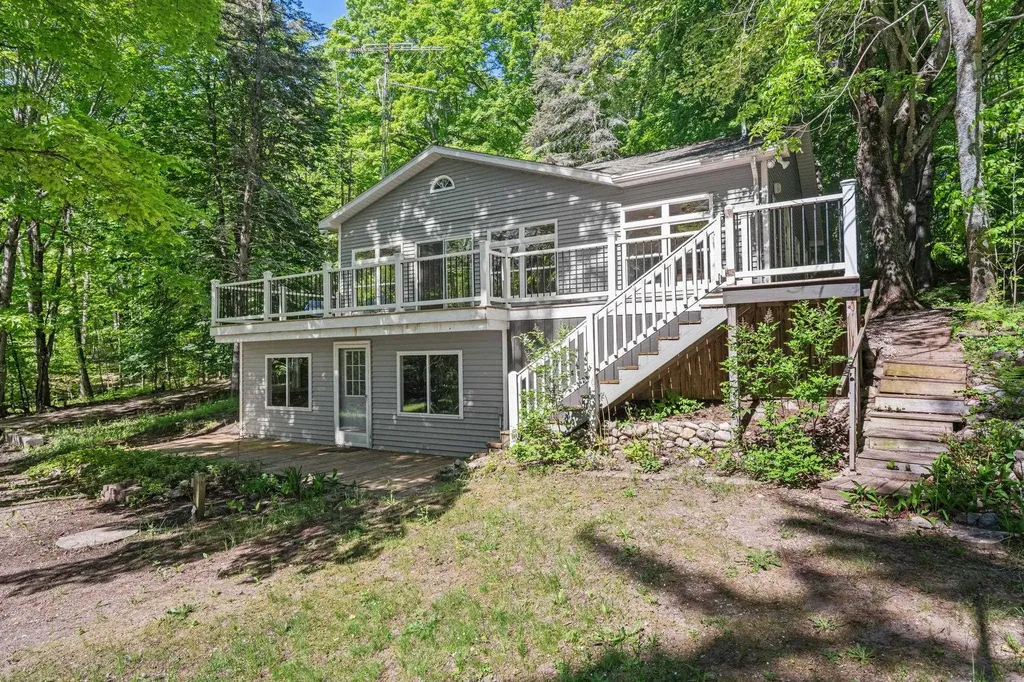 5252 Six Mile Lake Road South Arm Township MI 49729