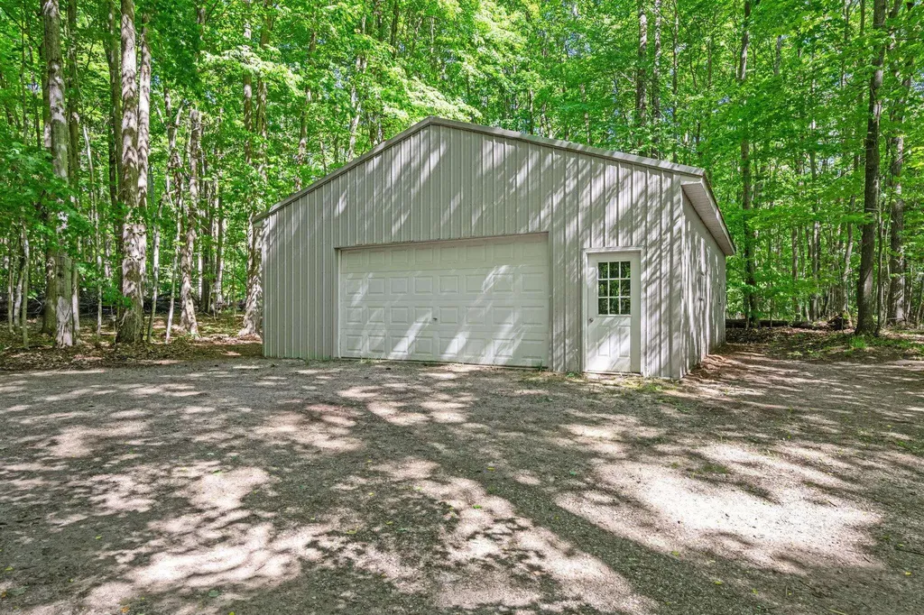 5252 Six Mile Lake Road South Arm Township MI 49729