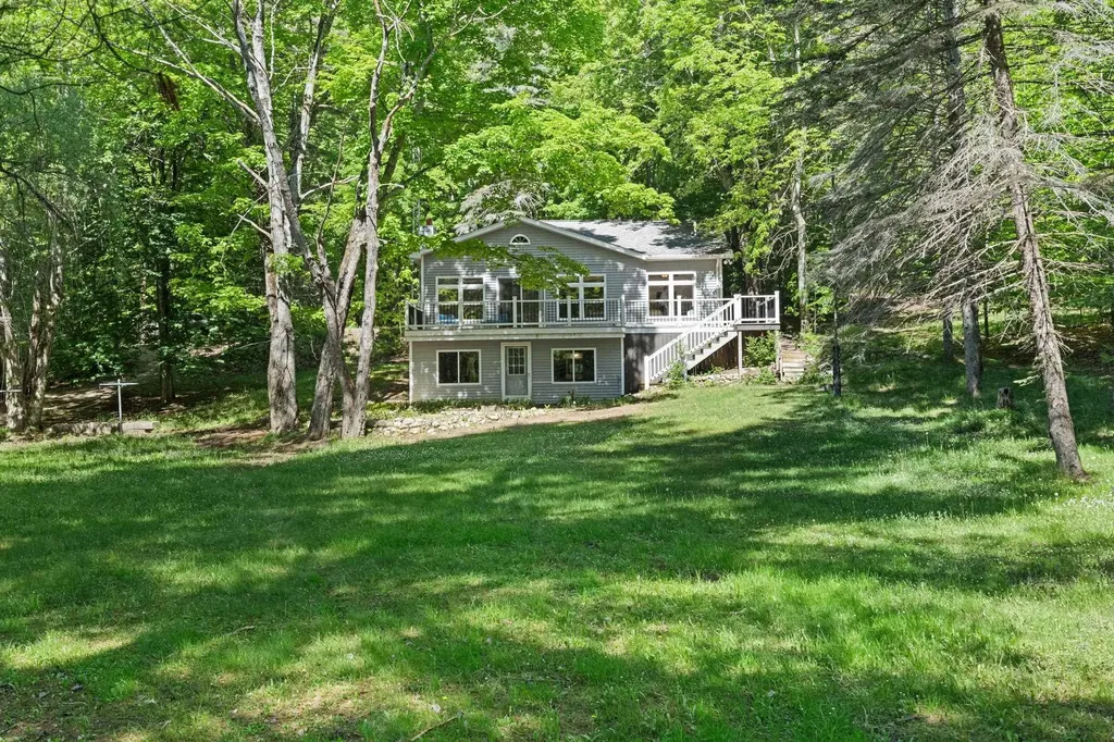 5252 Six Mile Lake Road South Arm Township MI 49729
