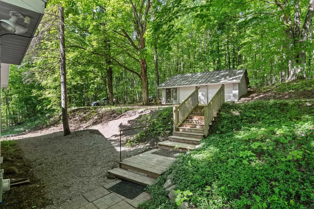 5252 Six Mile Lake Road South Arm Township MI 49729