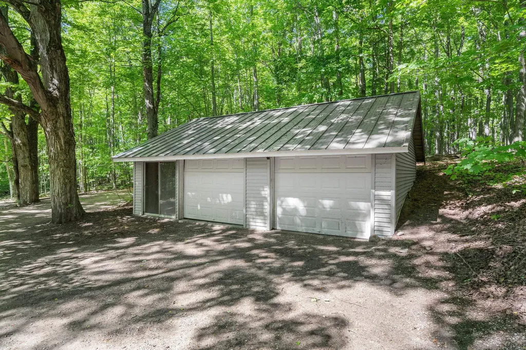 5252 Six Mile Lake Road South Arm Township MI 49729