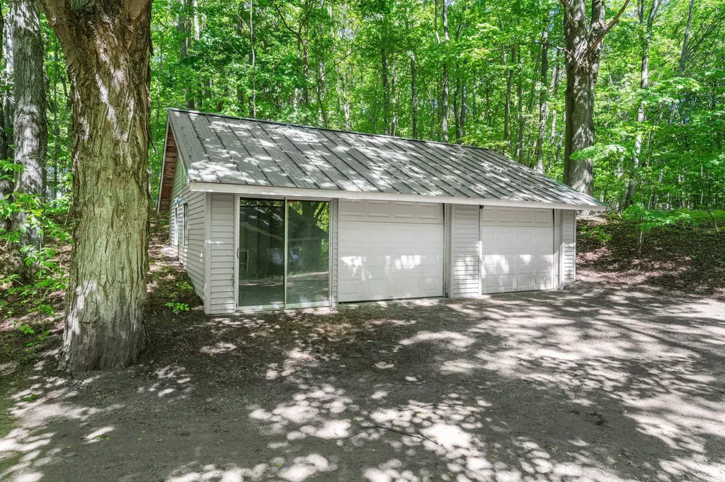 5252 Six Mile Lake Road South Arm Township MI 49729