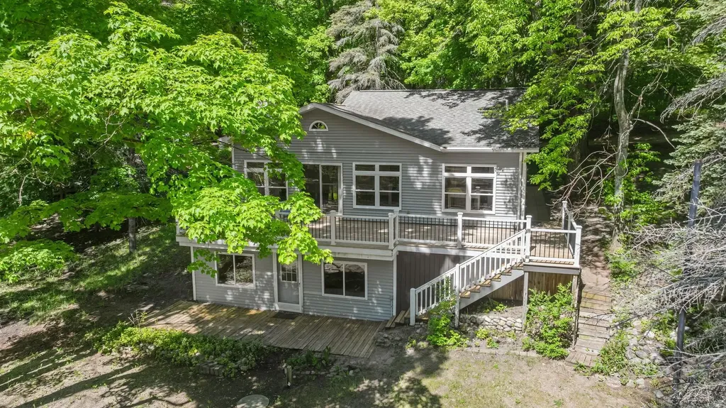 5252 Six Mile Lake Road South Arm Township MI 49729