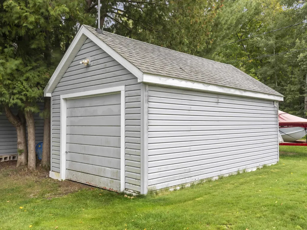 6910 Carter Road Benzonia Township MI 49617