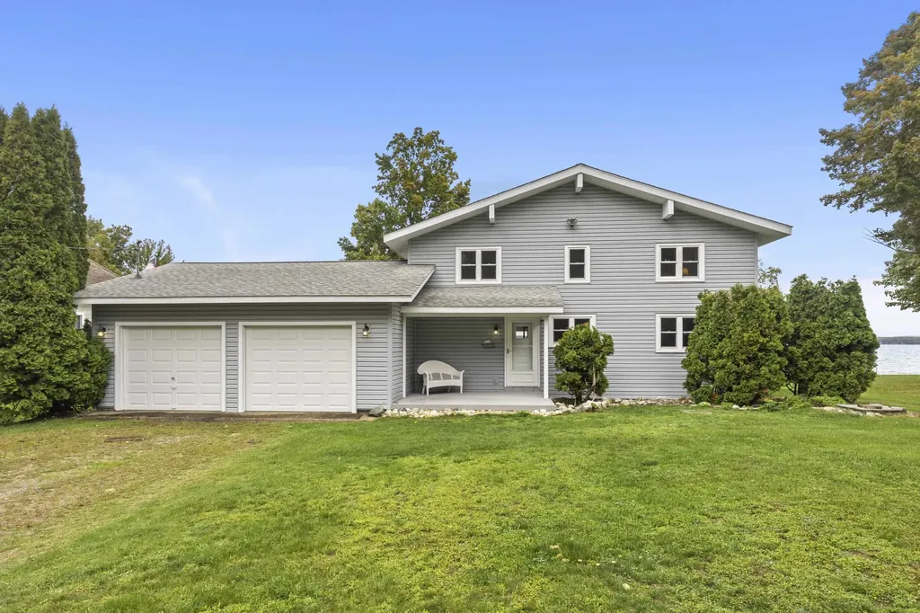 6910 Carter Road Benzonia Township MI 49617