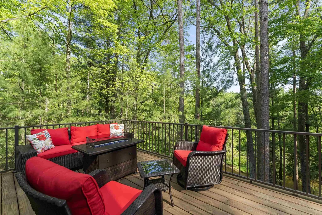 8088 N Roberts Road Elk Township MI 49644