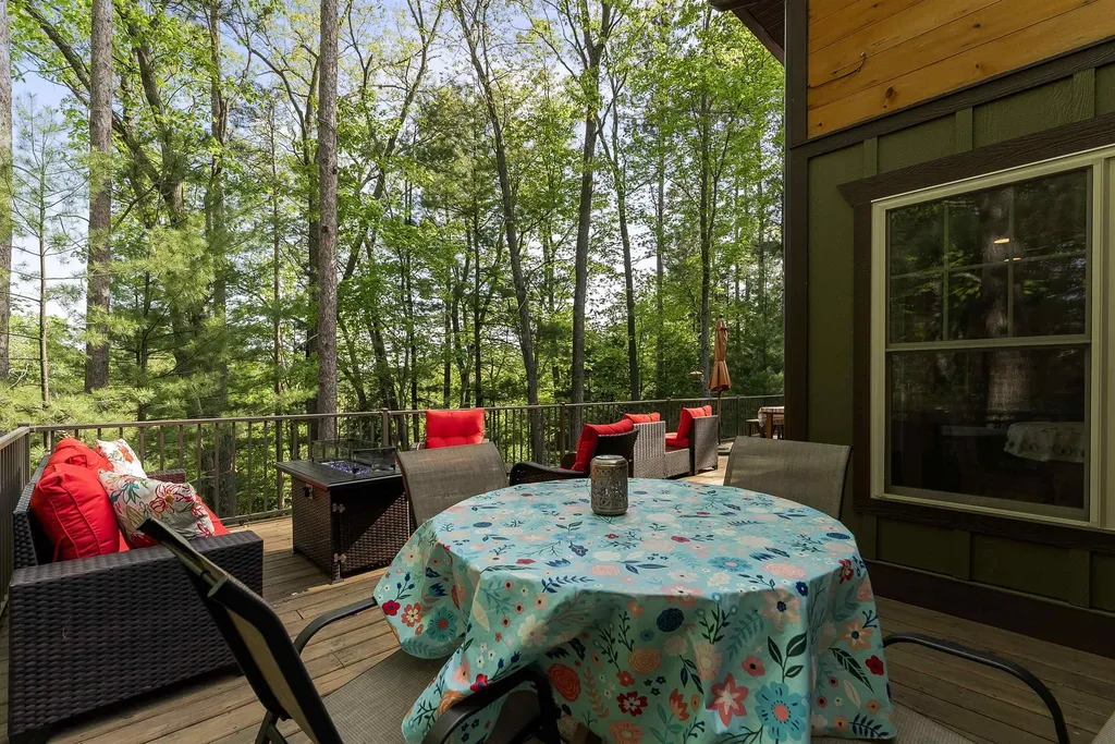 8088 N Roberts Road Elk Township MI 49644