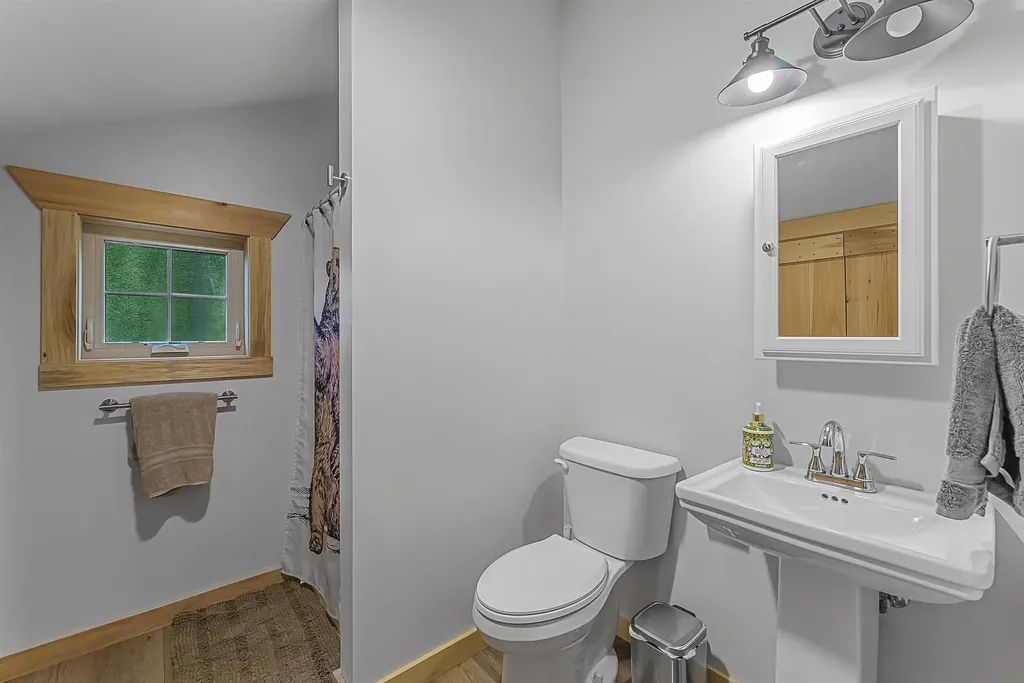 8088 N Roberts Road Elk Township MI 49644