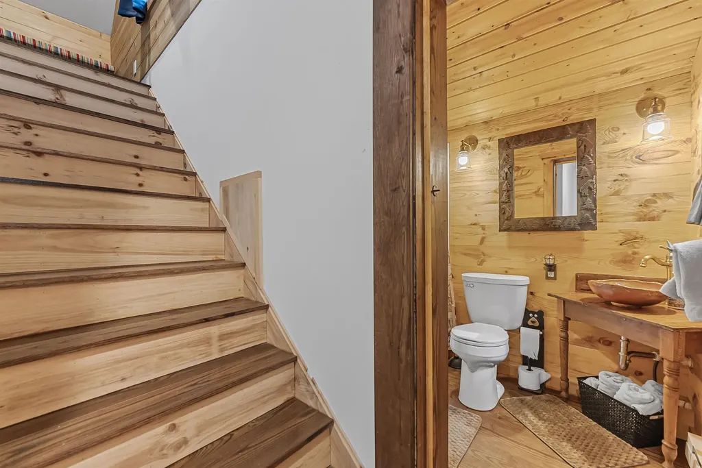 8088 N Roberts Road Elk Township MI 49644