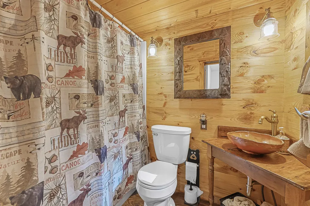 8088 N Roberts Road Elk Township MI 49644