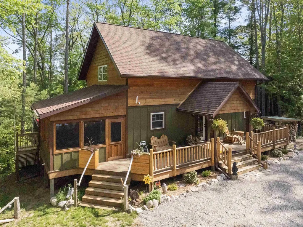 8088 N Roberts Road Elk Township MI 49644