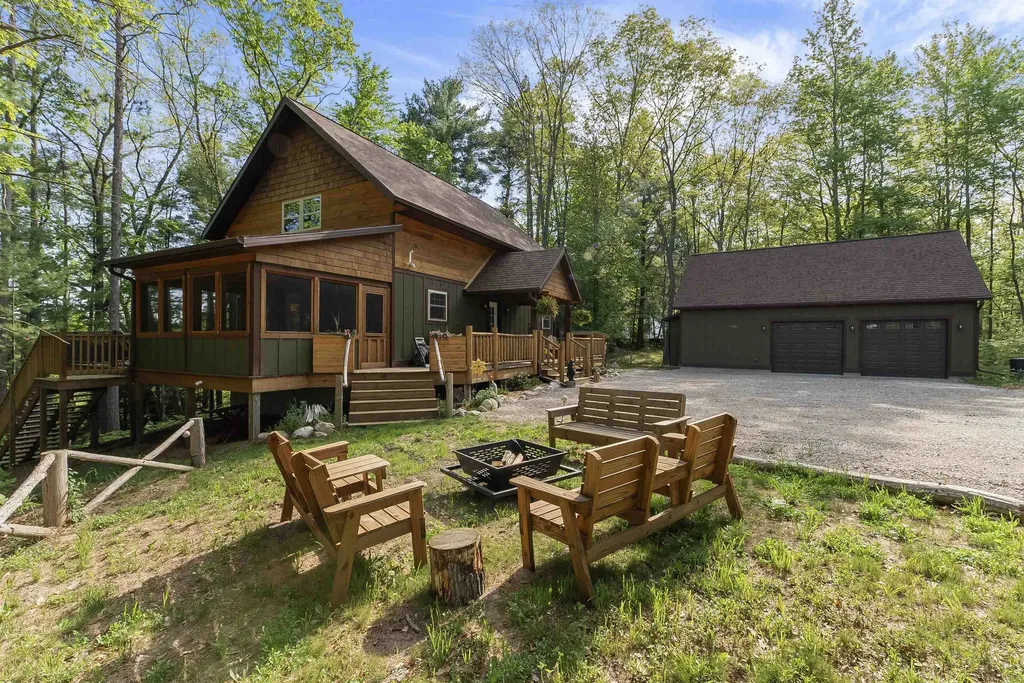 8088 N Roberts Road Elk Township MI 49644