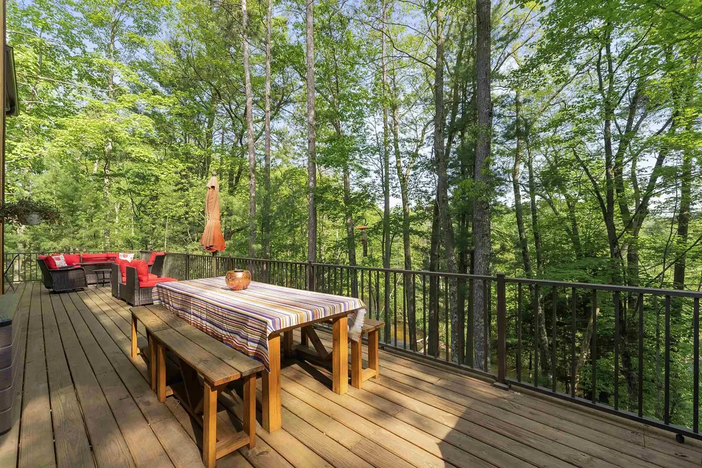 8088 N Roberts Road Elk Township MI 49644