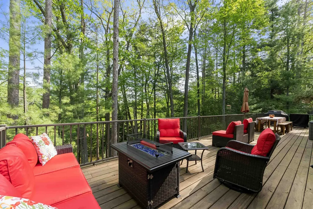 8088 N Roberts Road Elk Township MI 49644