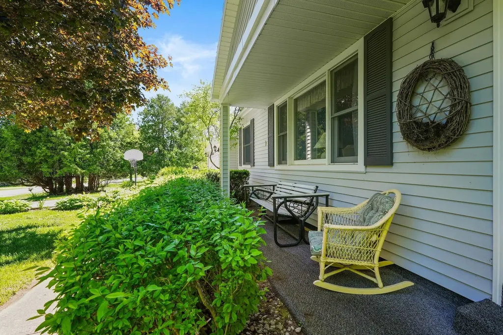 10062 E Claremont Drive Elmwood Charter Township MI 49684