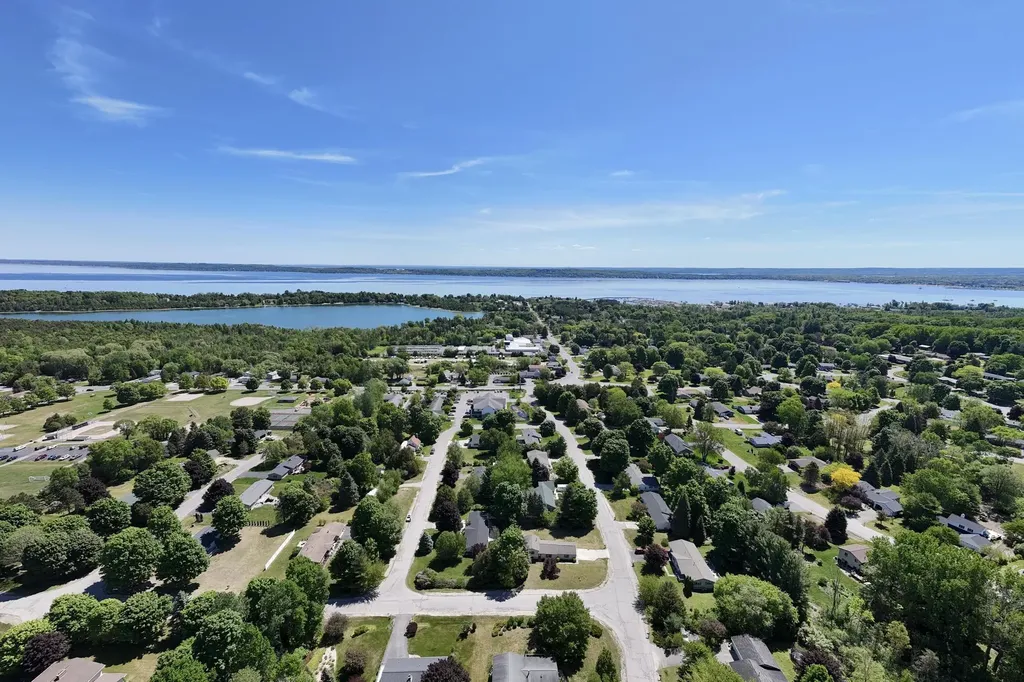 10062 E Claremont Drive Elmwood Charter Township MI 49684