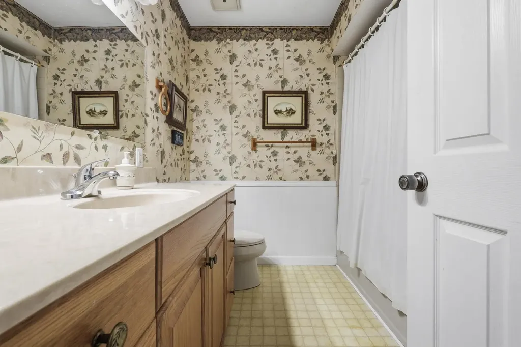 10062 E Claremont Drive Elmwood Charter Township MI 49684
