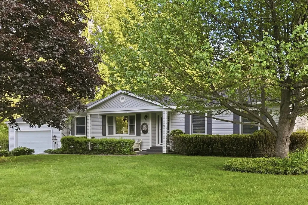 10062 E Claremont Drive Elmwood Charter Township MI 49684