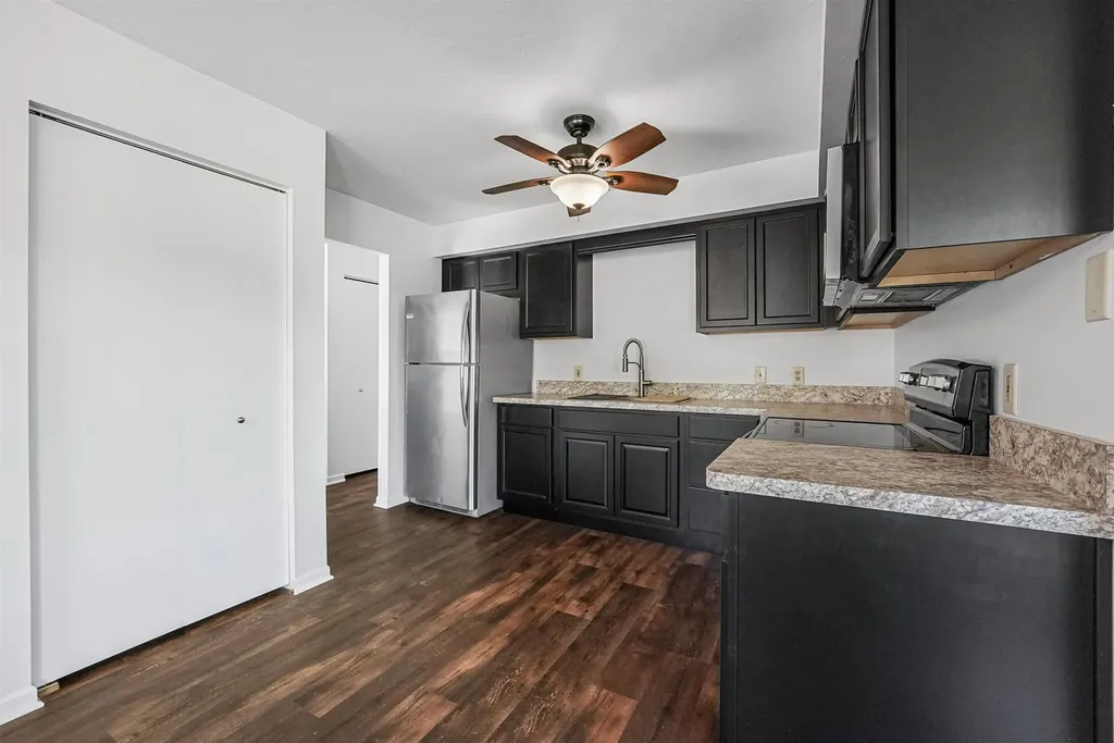 3434 Mahoney Drive East Bay Township MI 49686