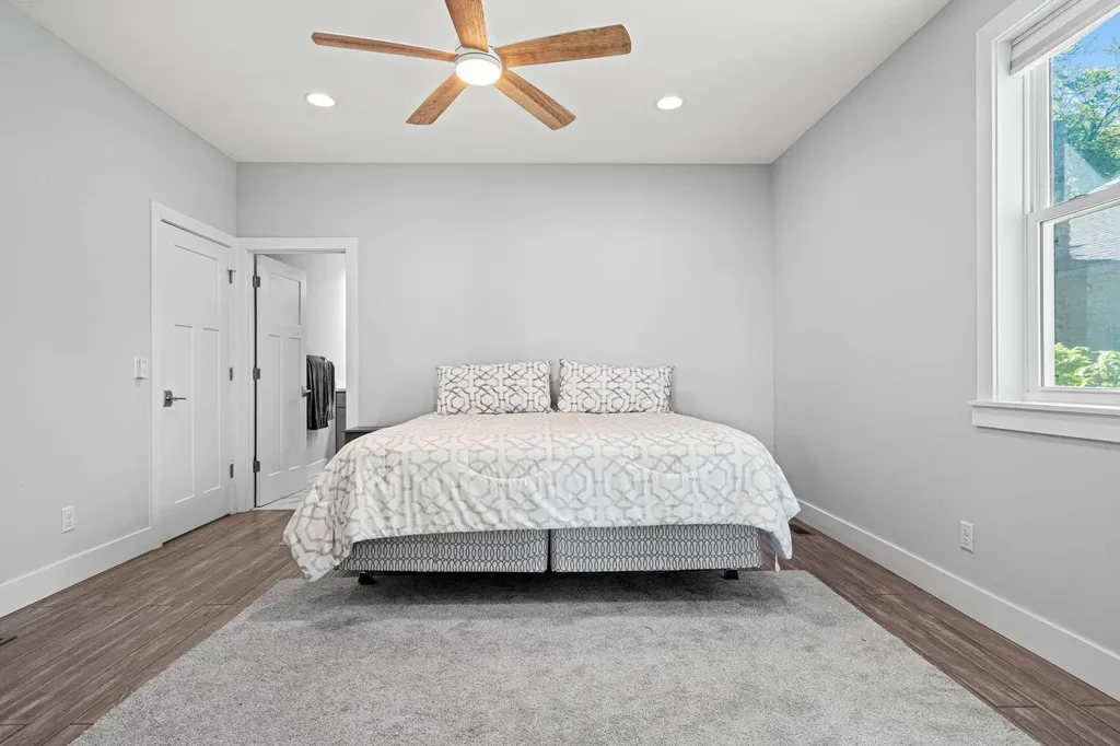 8440 S Lakeview Road Elmwood Charter Township MI 49684