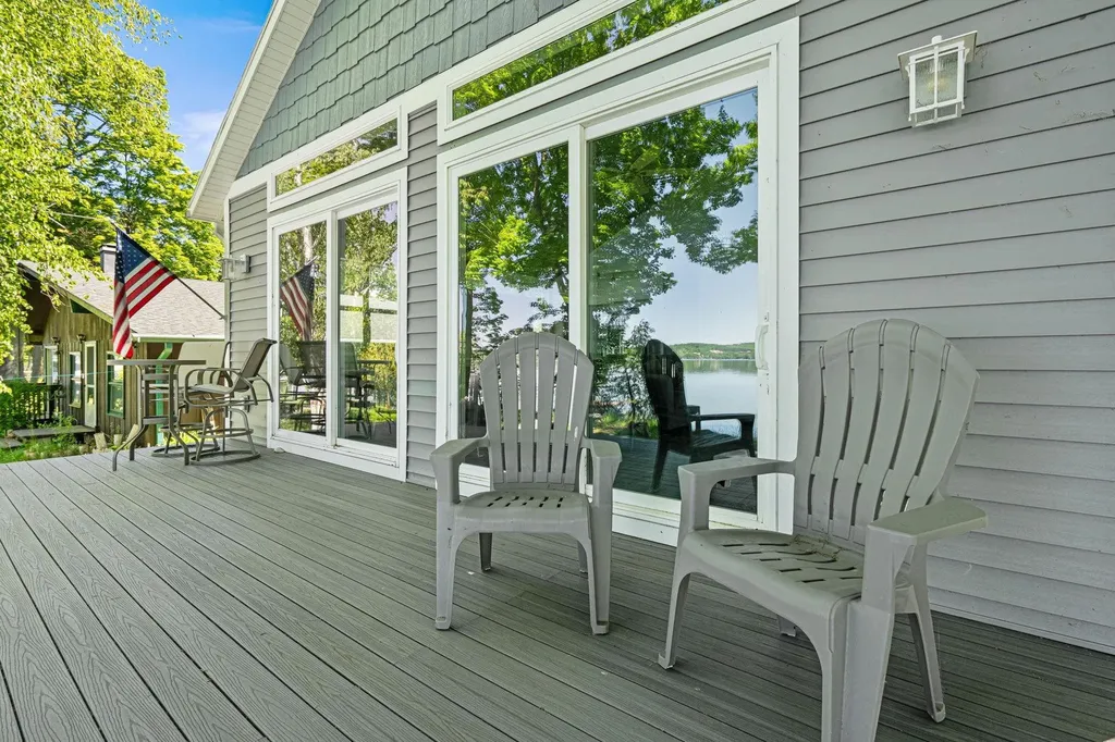 8440 S Lakeview Road Elmwood Charter Township MI 49684