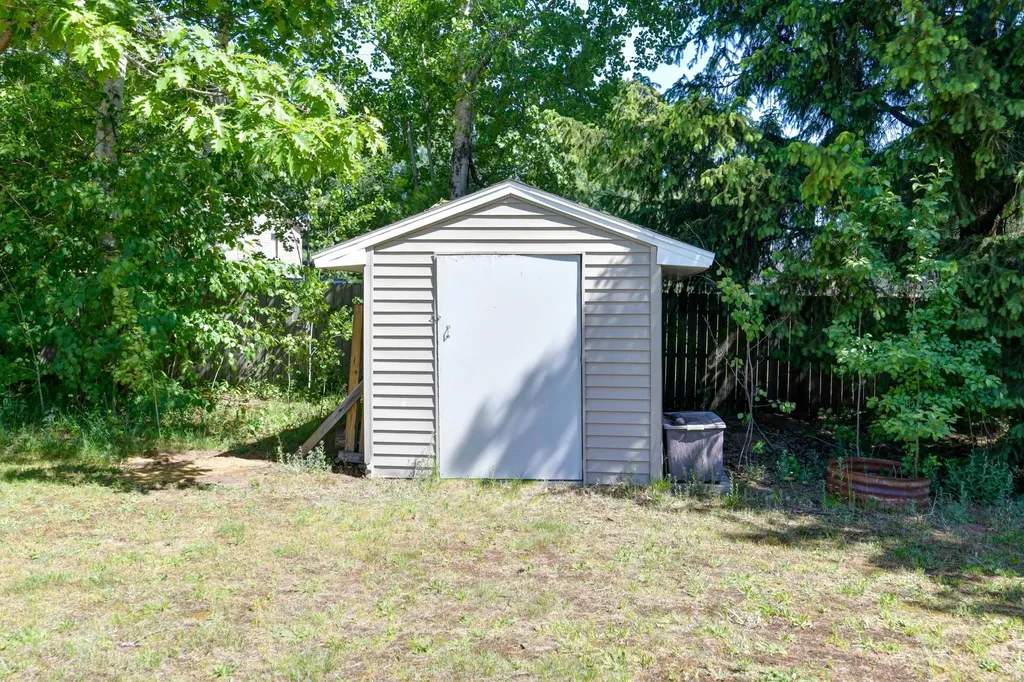 1741 Walter Drive Green Lake Township MI 49637