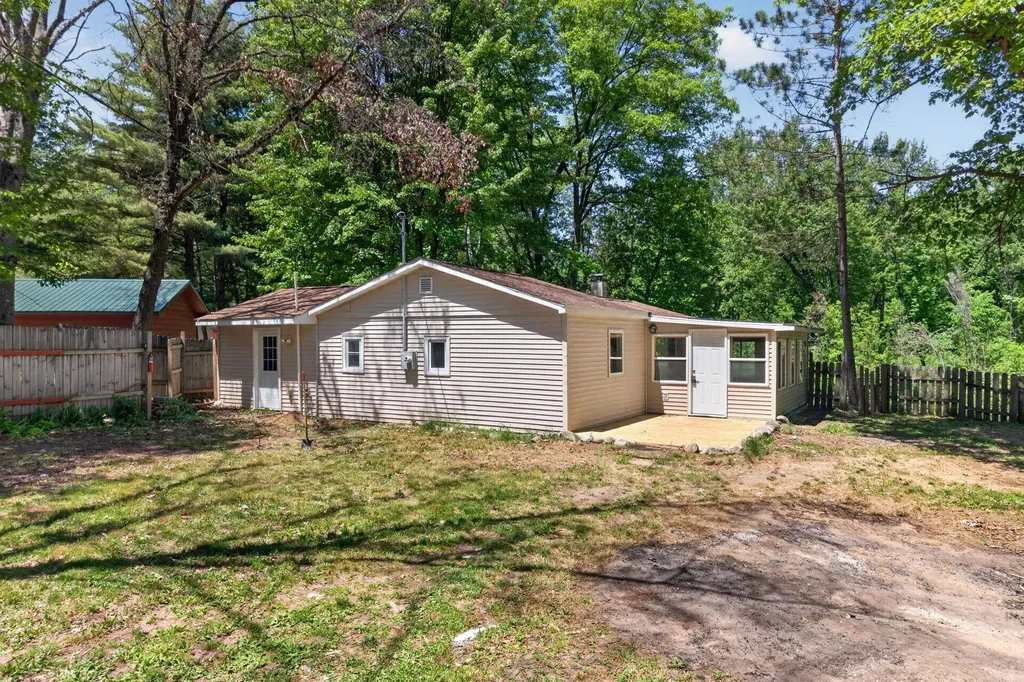 8538 W Haskell Lake Road Winterfield Township MI 49665