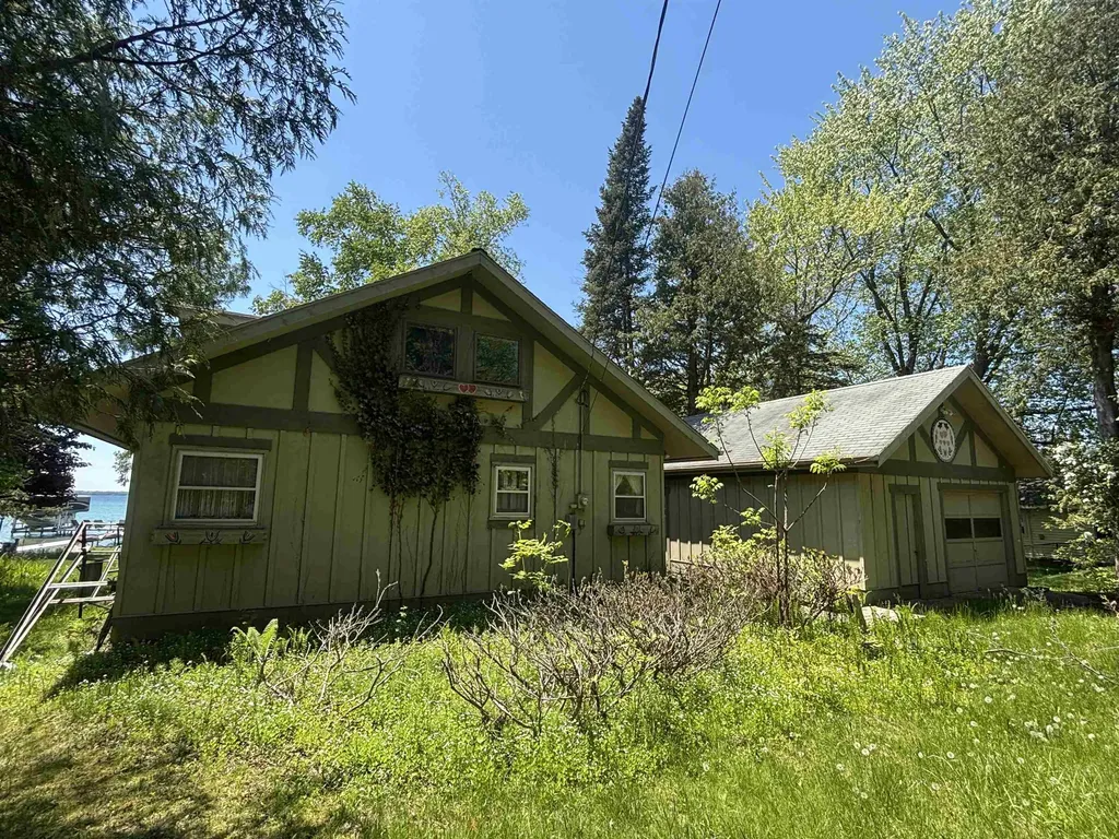13185 Bussa Road Milton Township MI 49676