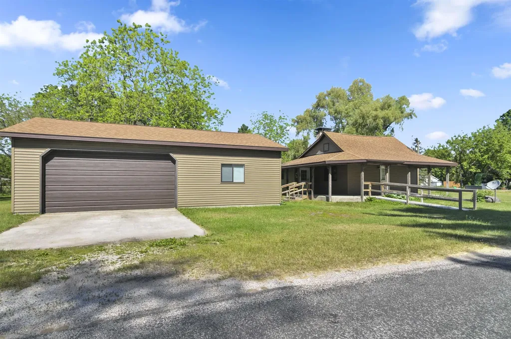 507 River Street Unknown City MI 49656