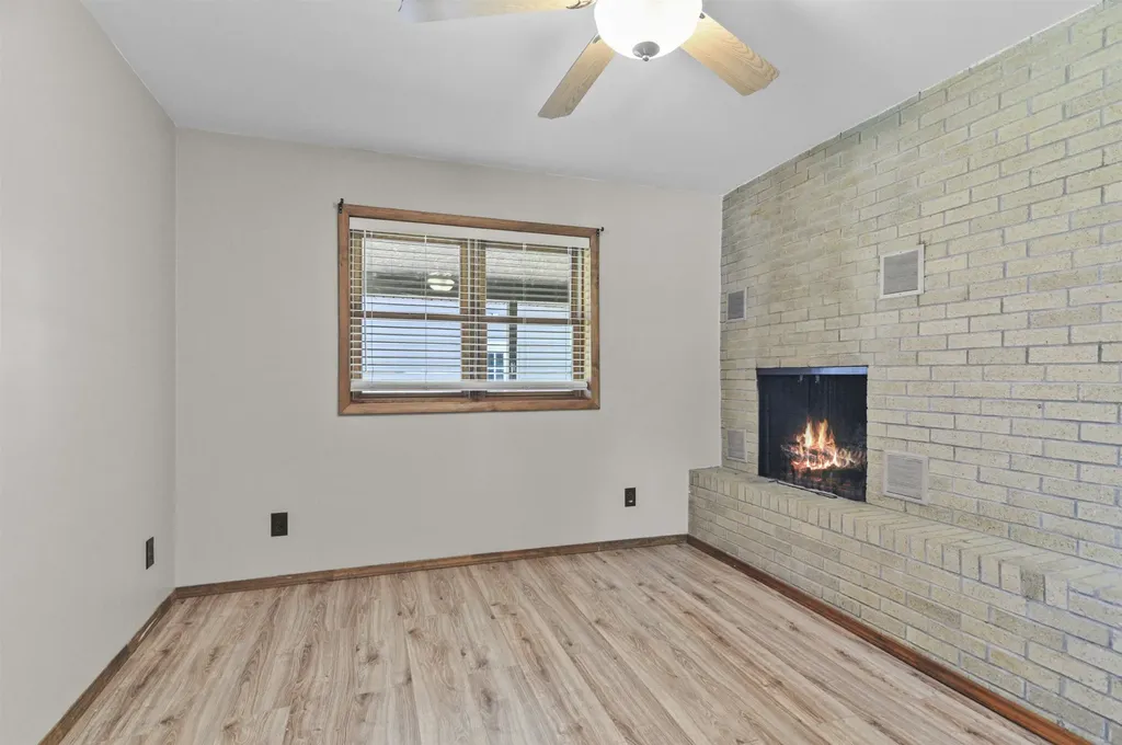 507 River Street Unknown City MI 49656
