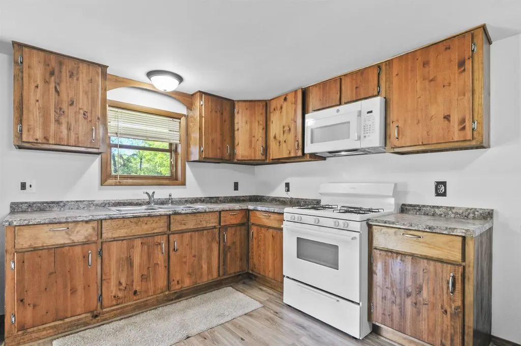 507 River Street Unknown City MI 49656