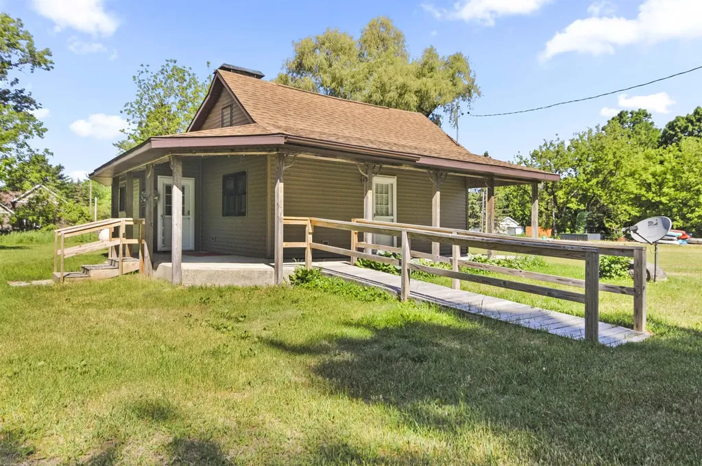 507 River Street Unknown City MI 49656