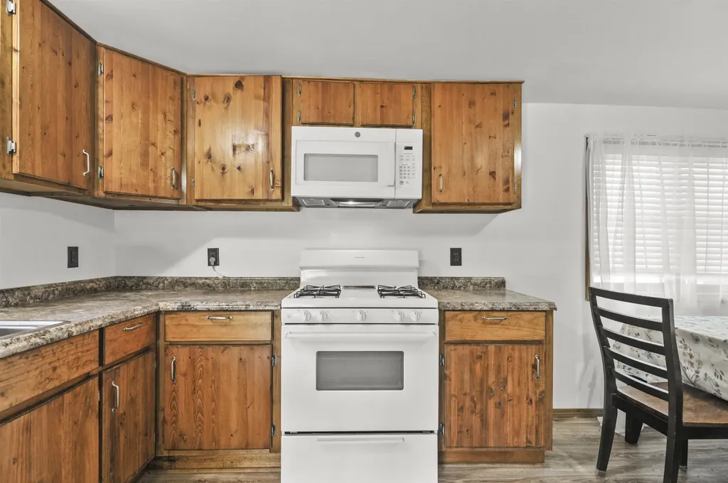 507 River Street Unknown City MI 49656