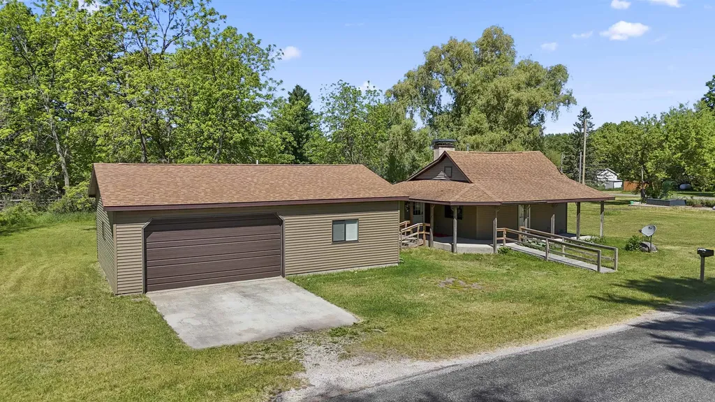 507 River Street Unknown City MI 49656