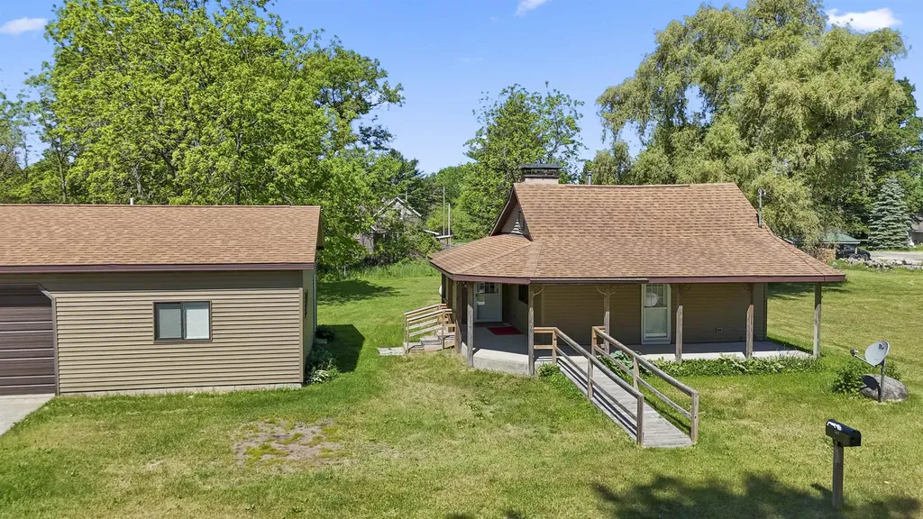 507 River Street Unknown City MI 49656