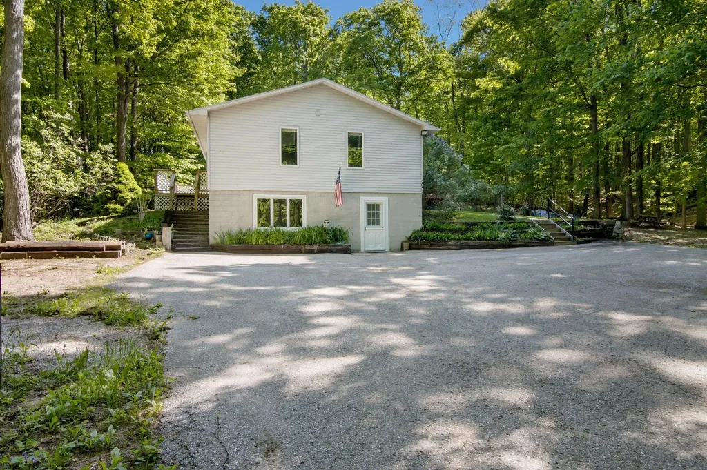 2057 Glory Road Crystal Lake Township MI 49635