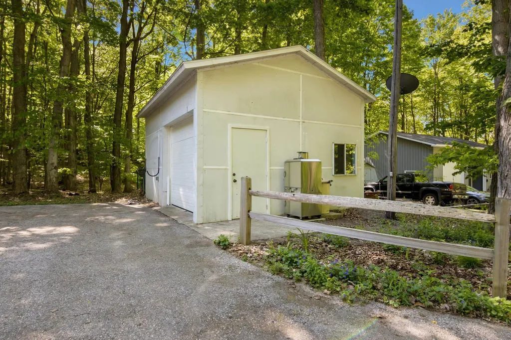 2057 Glory Road Crystal Lake Township MI 49635