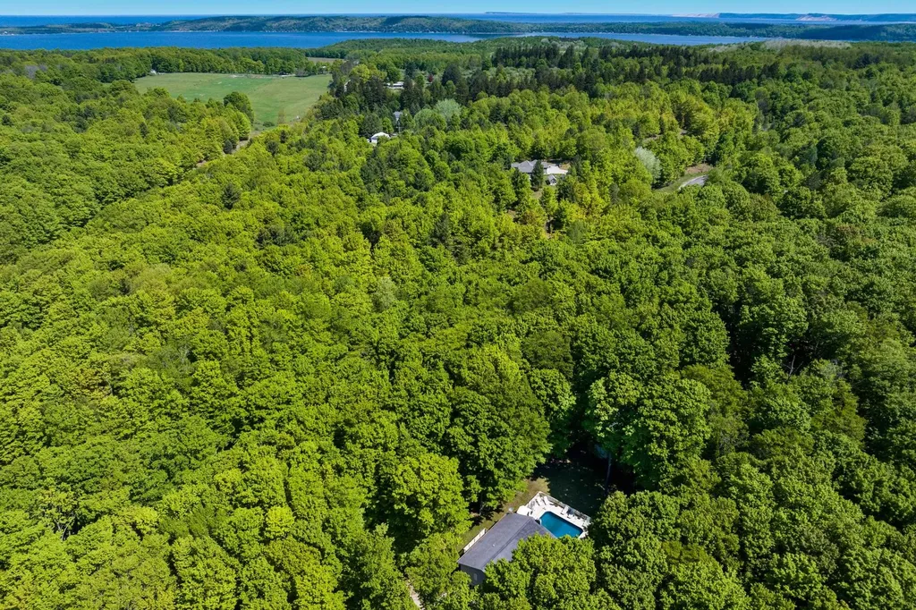 2057 Glory Road Crystal Lake Township MI 49635