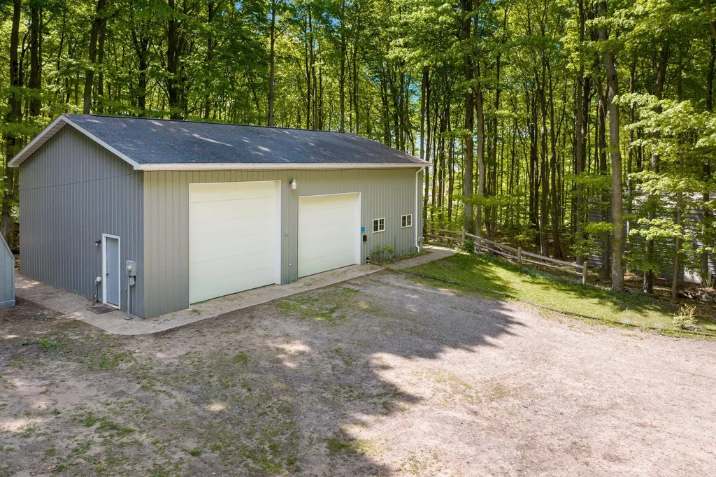 2057 Glory Road Crystal Lake Township MI 49635