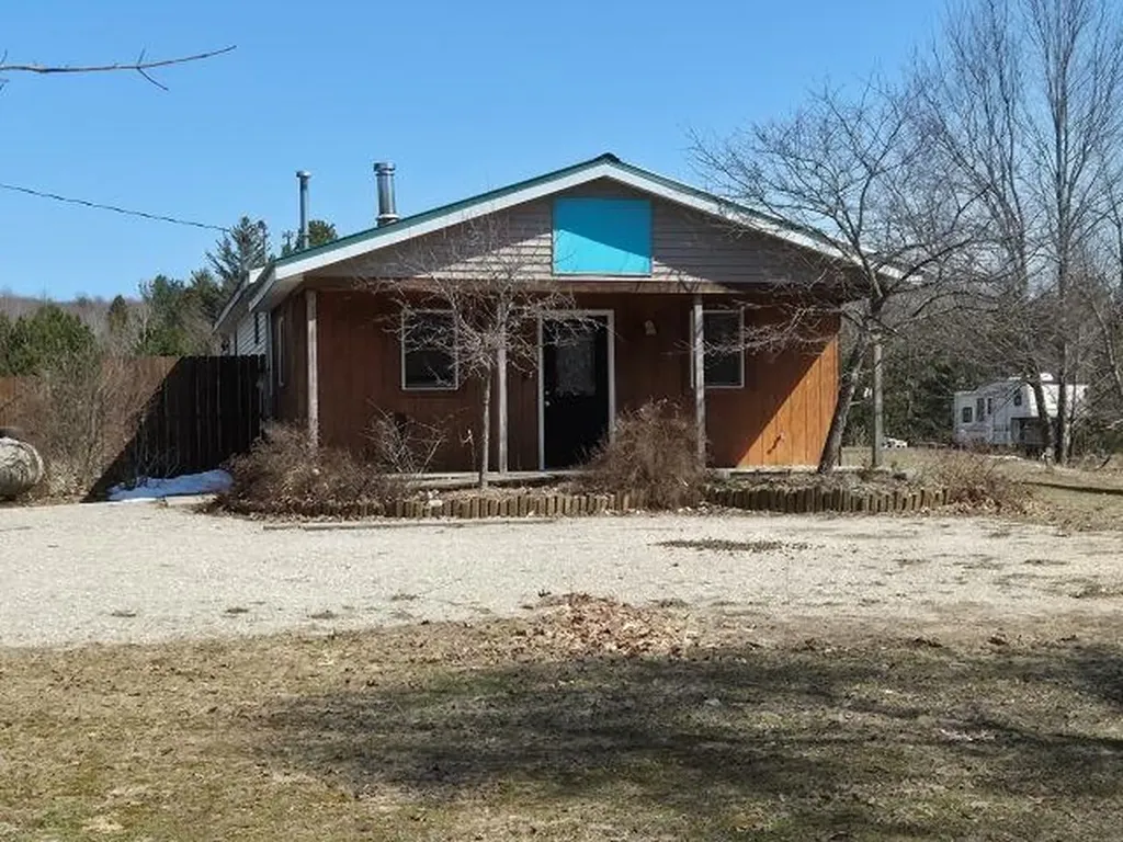 6704 Rapid City Road NW Clearwater Township MI 49676