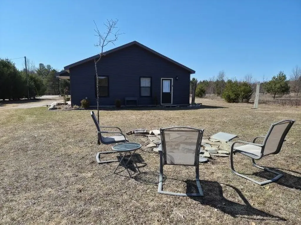 6704 Rapid City Road NW Clearwater Township MI 49676