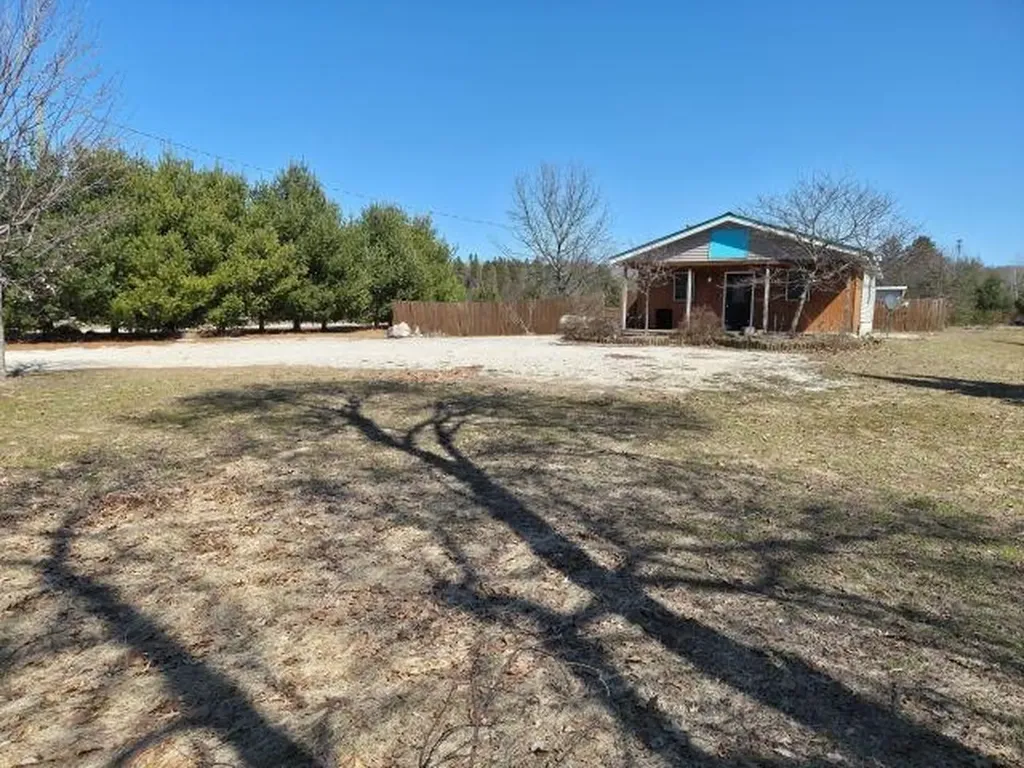 6704 Rapid City Road NW Clearwater Township MI 49676