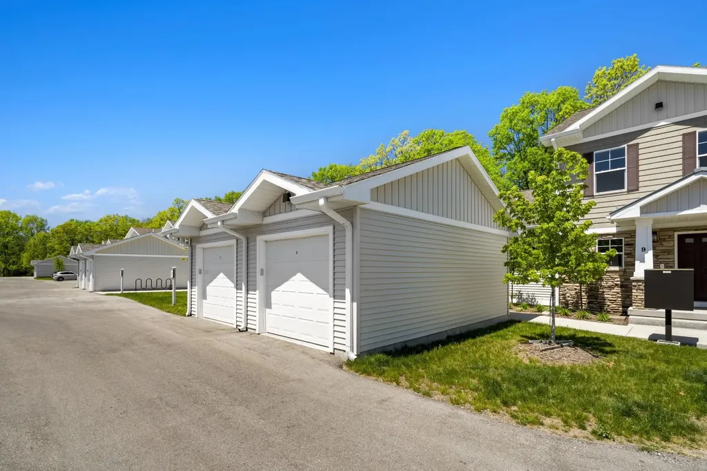 1548 Simsbury Street Garfield Charter Township MI 49686