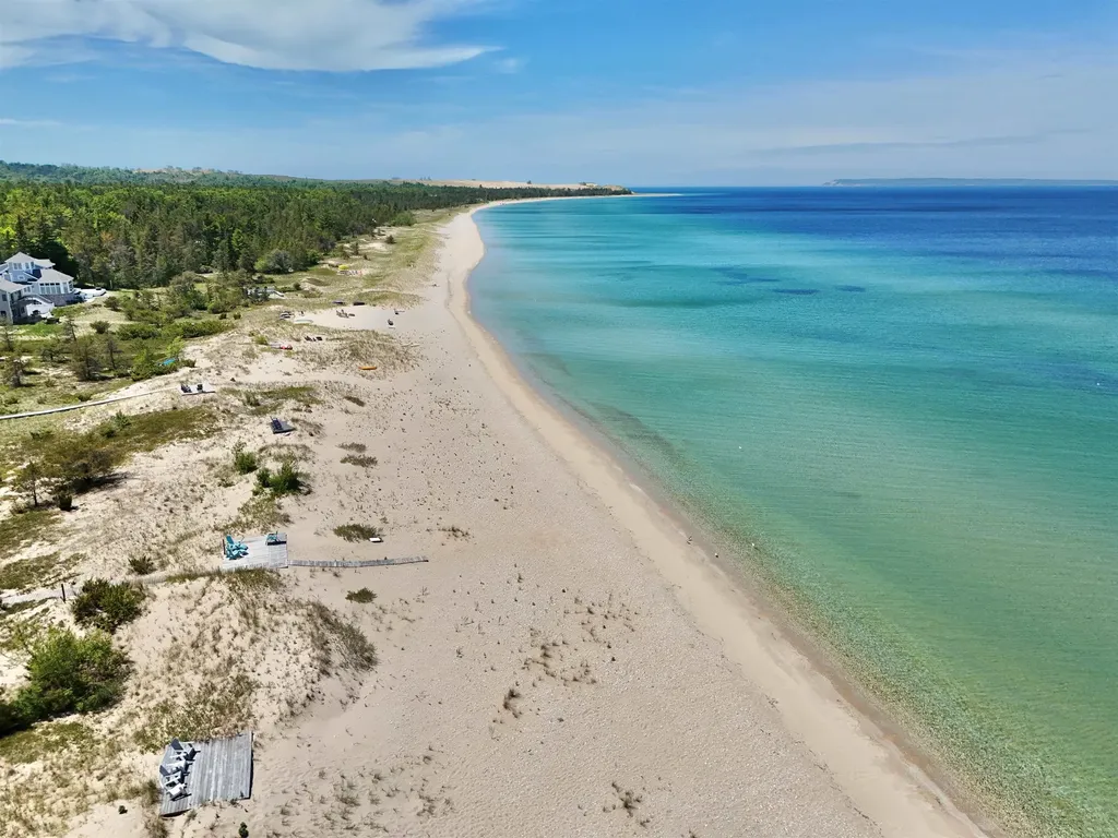 7566 W Harbor Highway Glen Arbor Township MI 49636