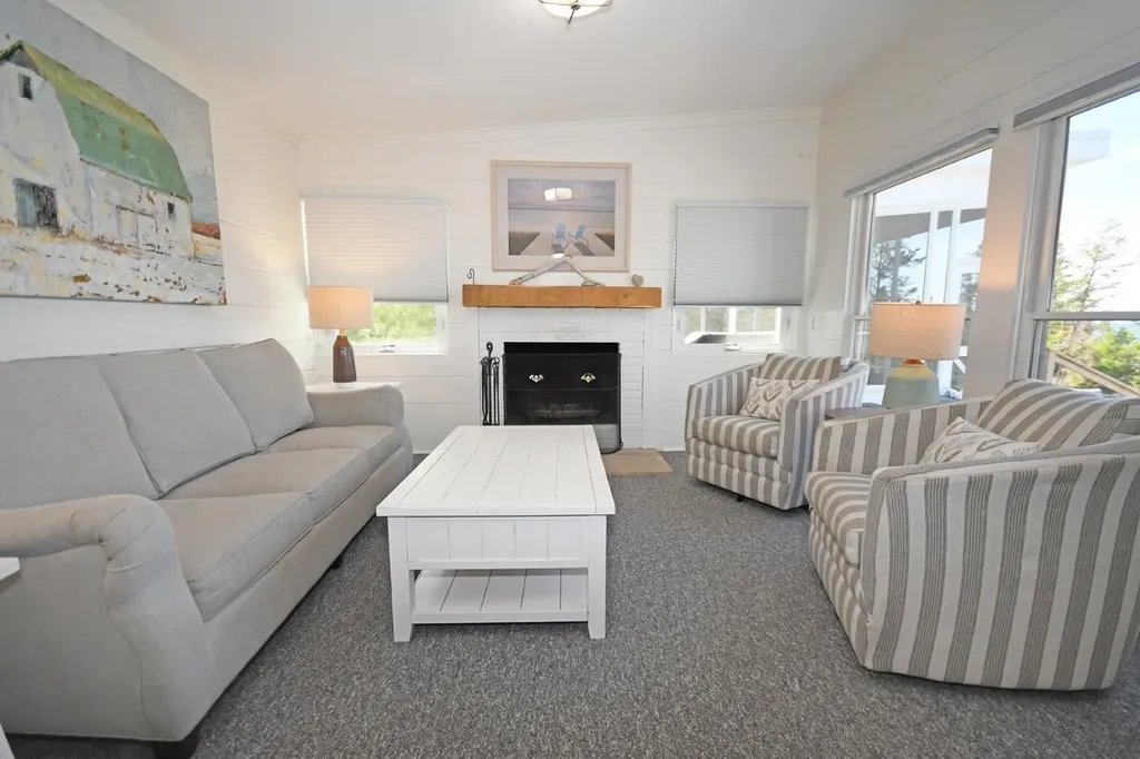 7566 W Harbor Highway Glen Arbor Township MI 49636