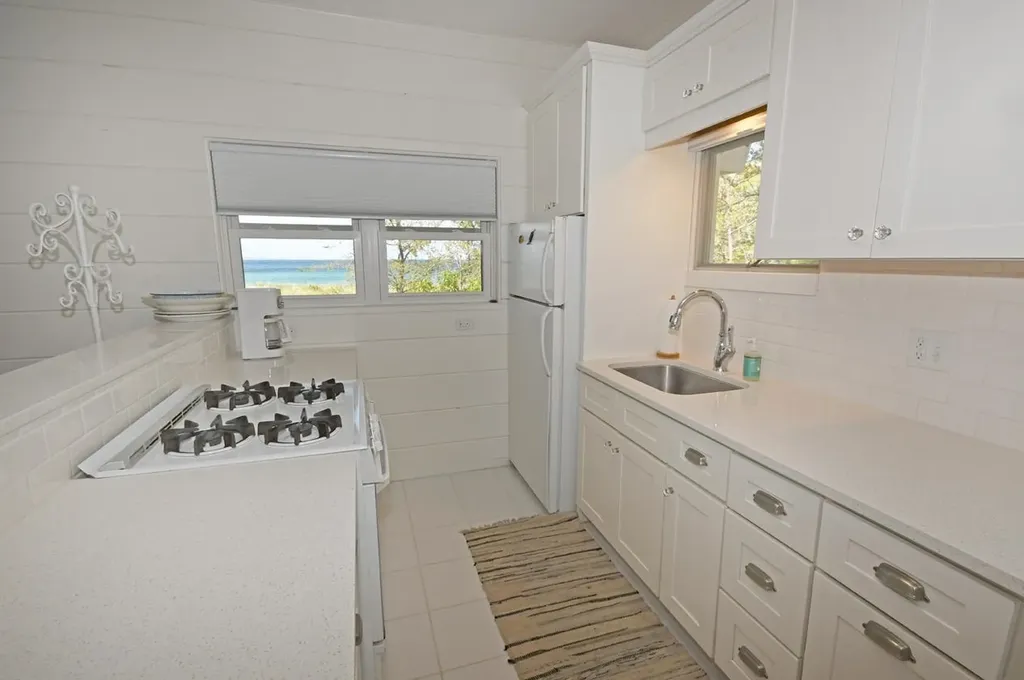 7566 W Harbor Highway Glen Arbor Township MI 49636