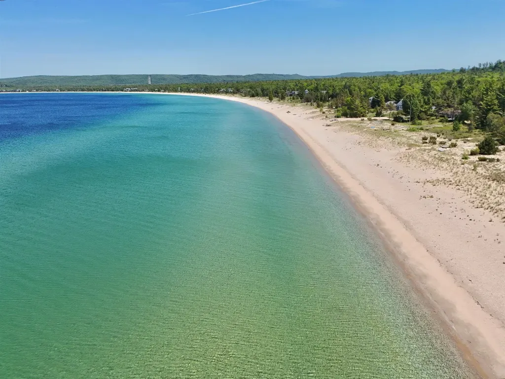 7566 W Harbor Highway Glen Arbor Township MI 49636