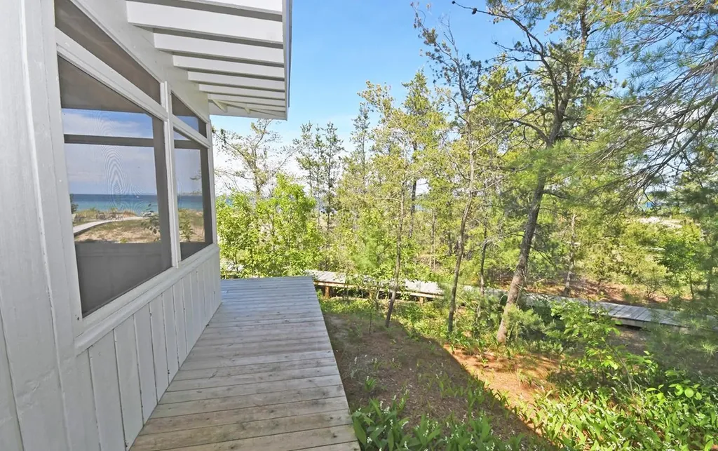 7566 W Harbor Highway Glen Arbor Township MI 49636