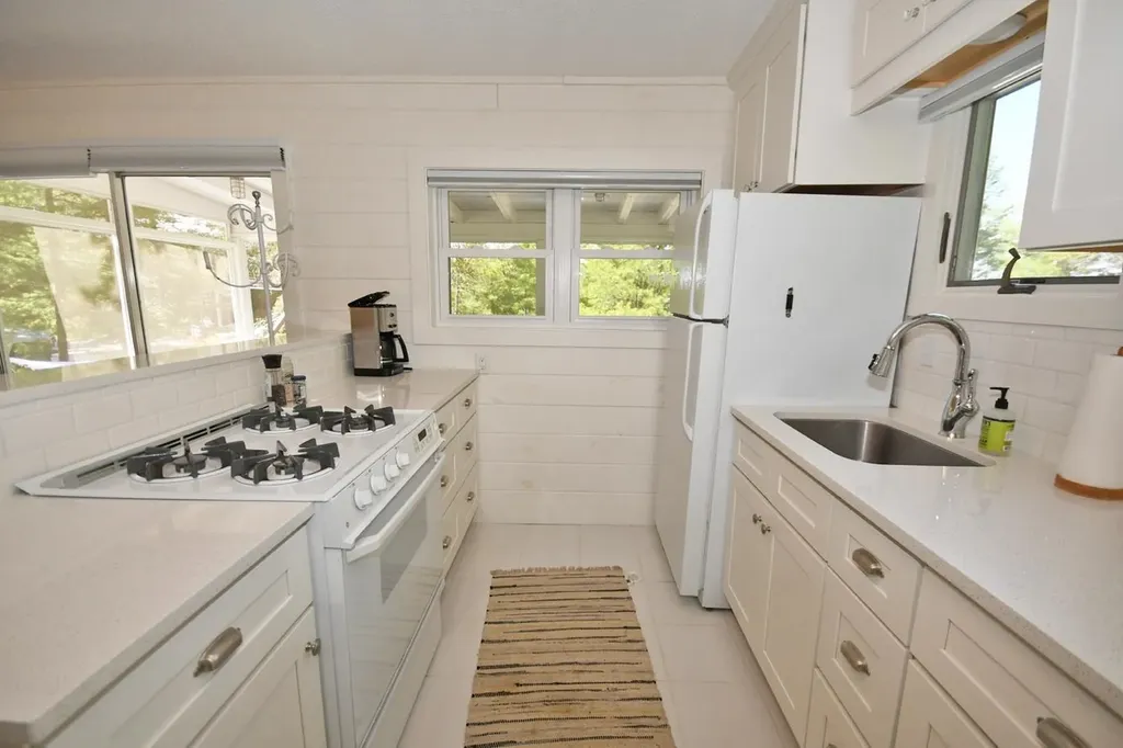 7566 W Harbor Highway Glen Arbor Township MI 49636