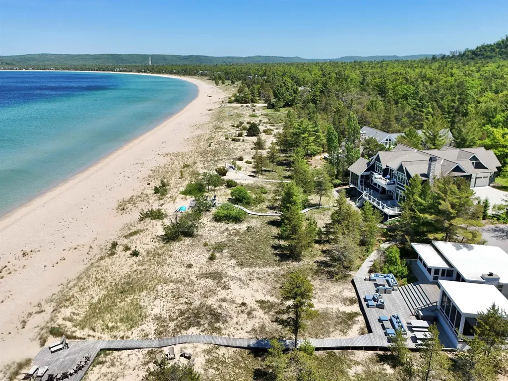7566 W Harbor Highway Glen Arbor Township MI 49636